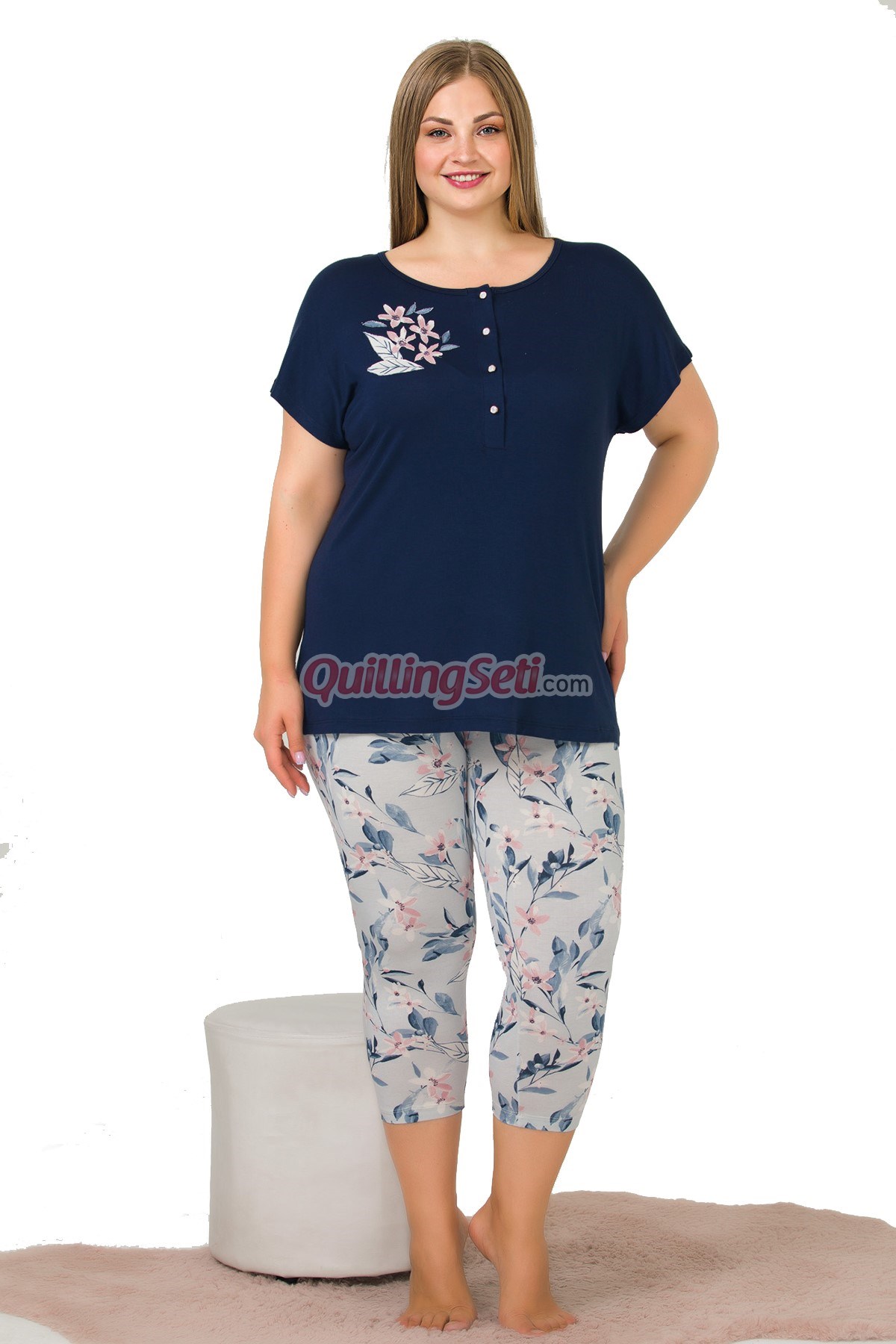 Lacivert-Gri Renk ve Çiçek Desenli Lady 10646 Battal Büyük Beden Kapri Pijama Takımı