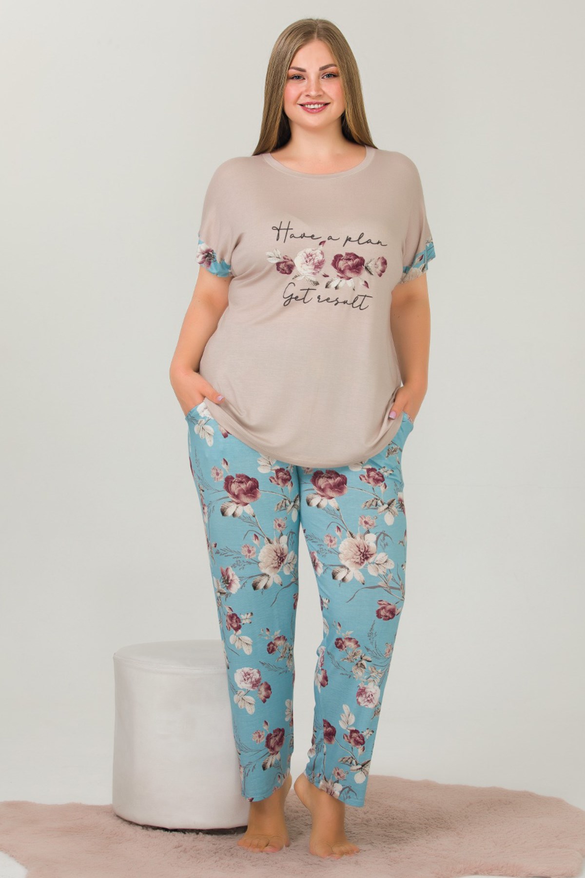 Gri Renk Çiçek Desenli LADY-10918 Kadın Kısa Kol Büyük Beden Pijama Takımı 