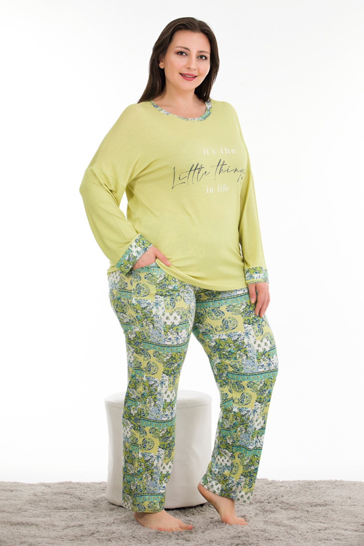 Fıstık Yeşili Renk ve Desenli Lady 11362 Kadın Uzun Kol Büyük Beden Pijama Takımı